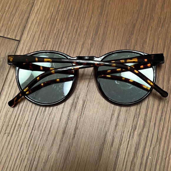 Tortoise Brown Green Reflective Lens Round Sunglasses - Picture 4 of 17